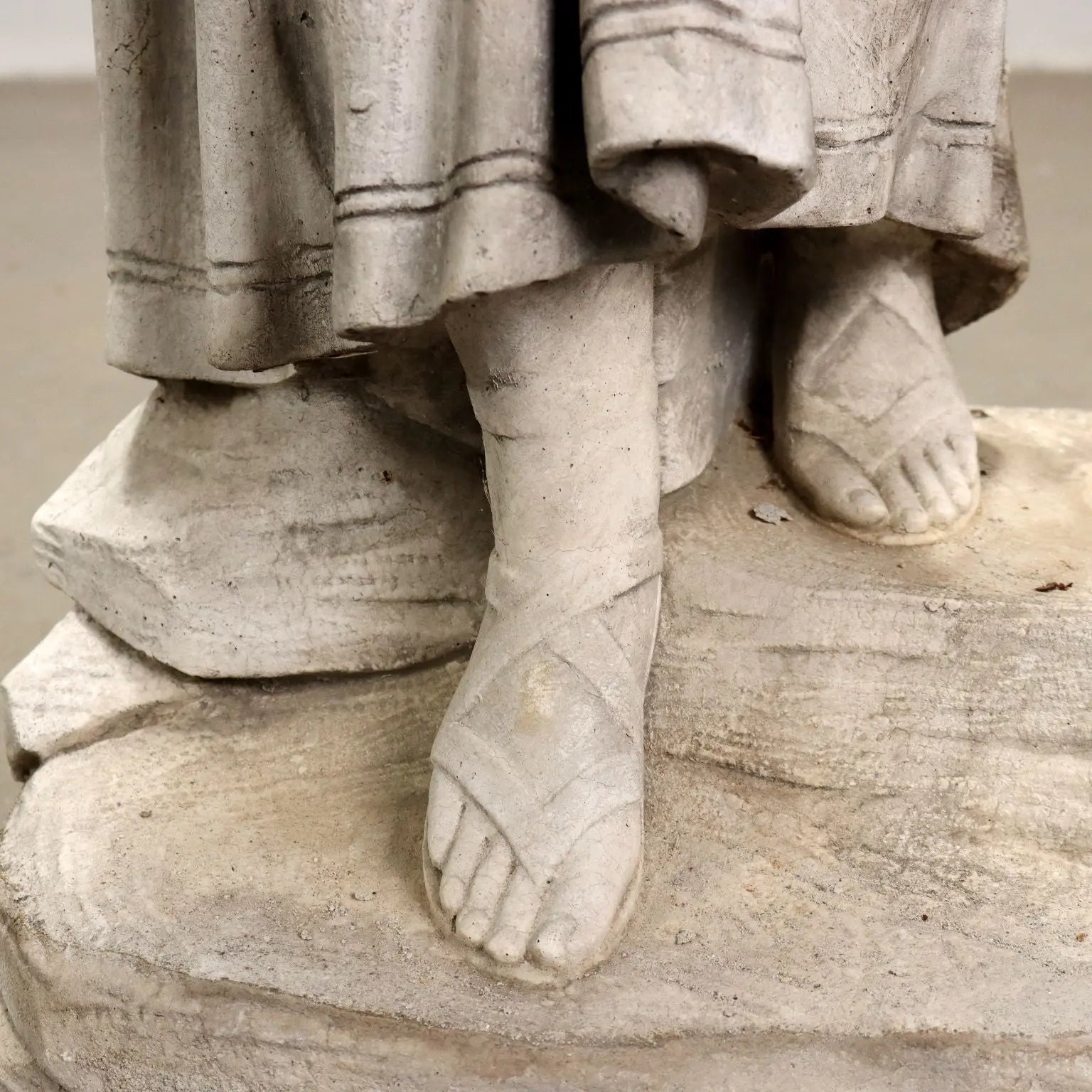 Ancient Female Sculpture with Jars Gravel Italy '900 Statue - Italy Early 20th century | Antiques | Stones Irons & Garden Furnishings