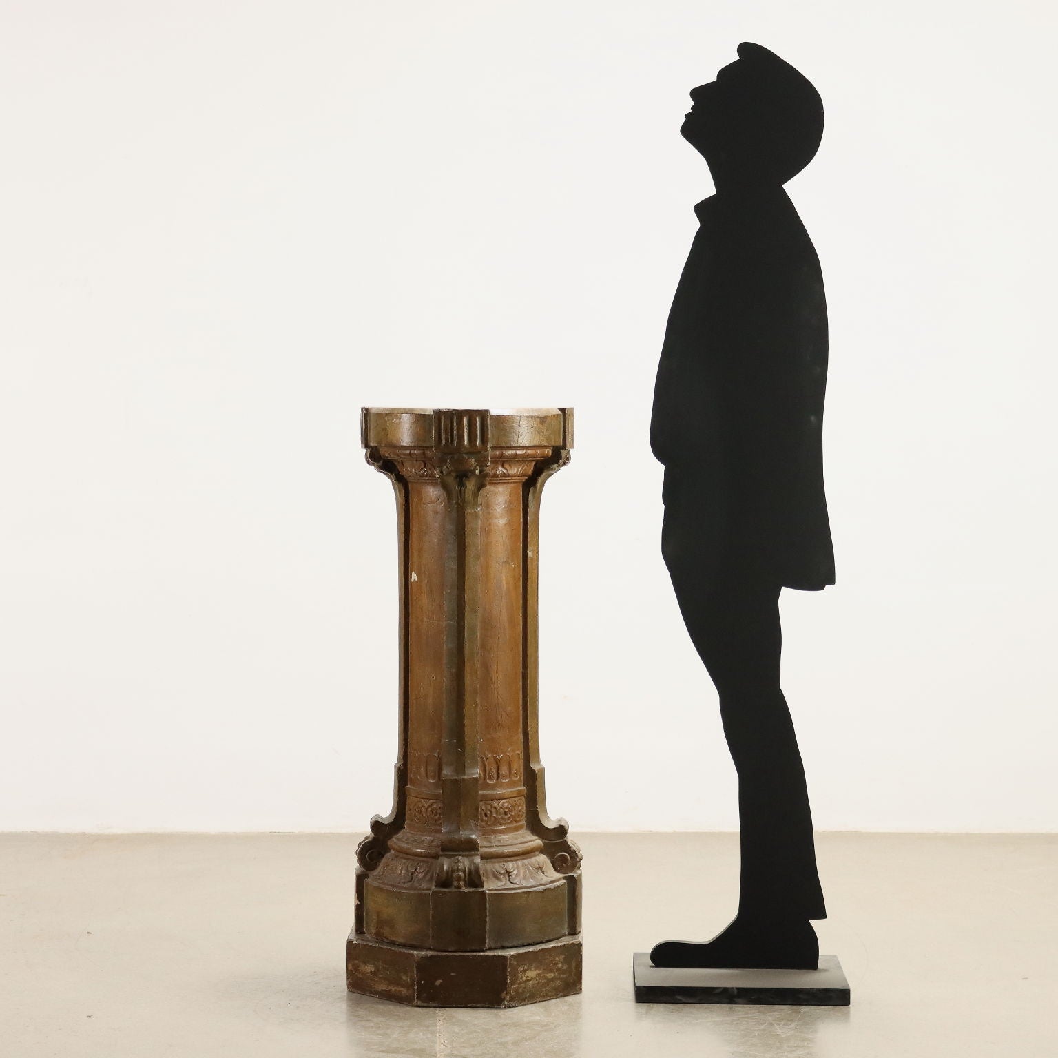  | Antiques  Stones Irons & Garden Furnishings