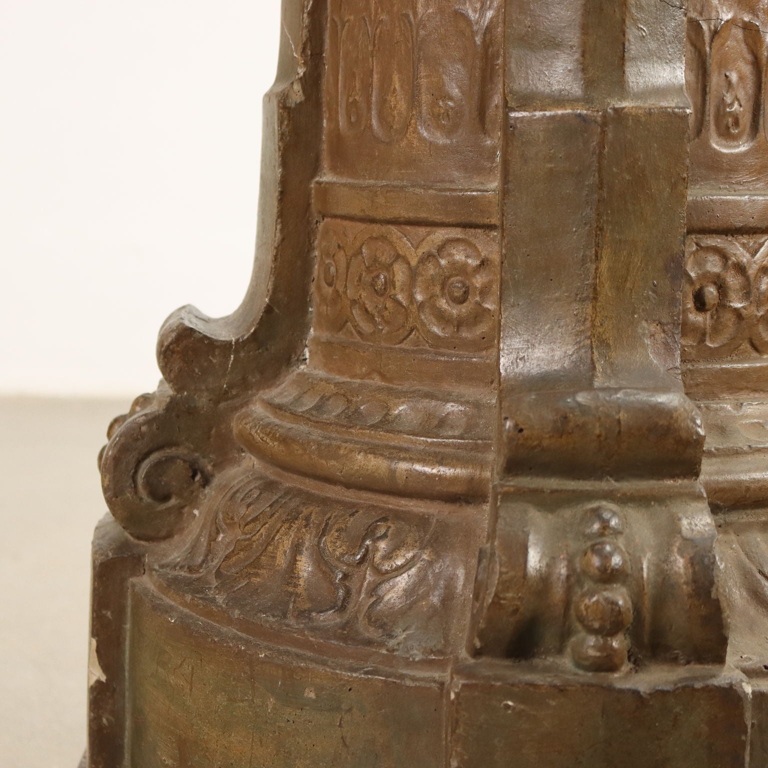  | Antiques  Stones Irons & Garden Furnishings