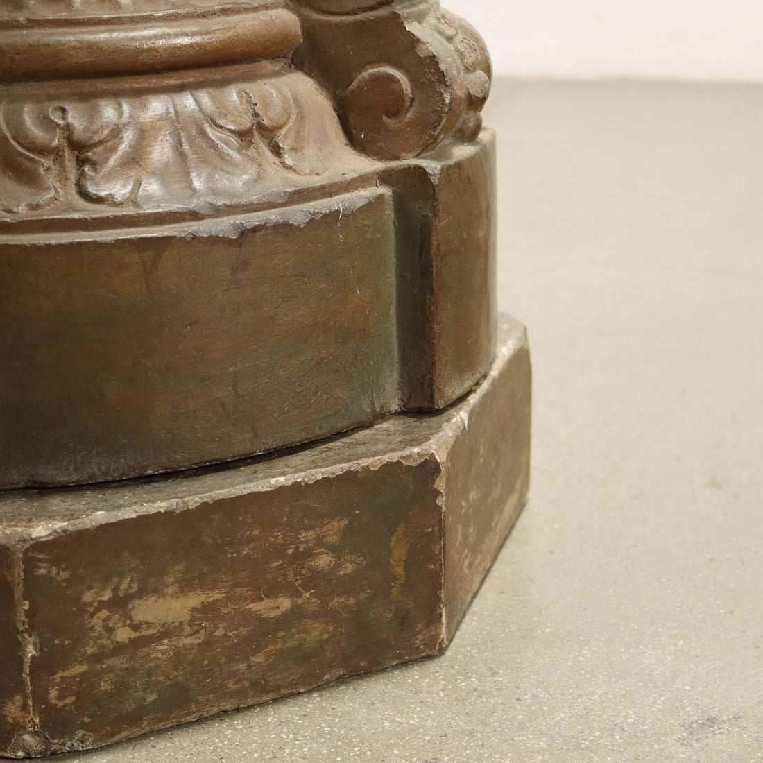  | Antiques  Stones Irons & Garden Furnishings