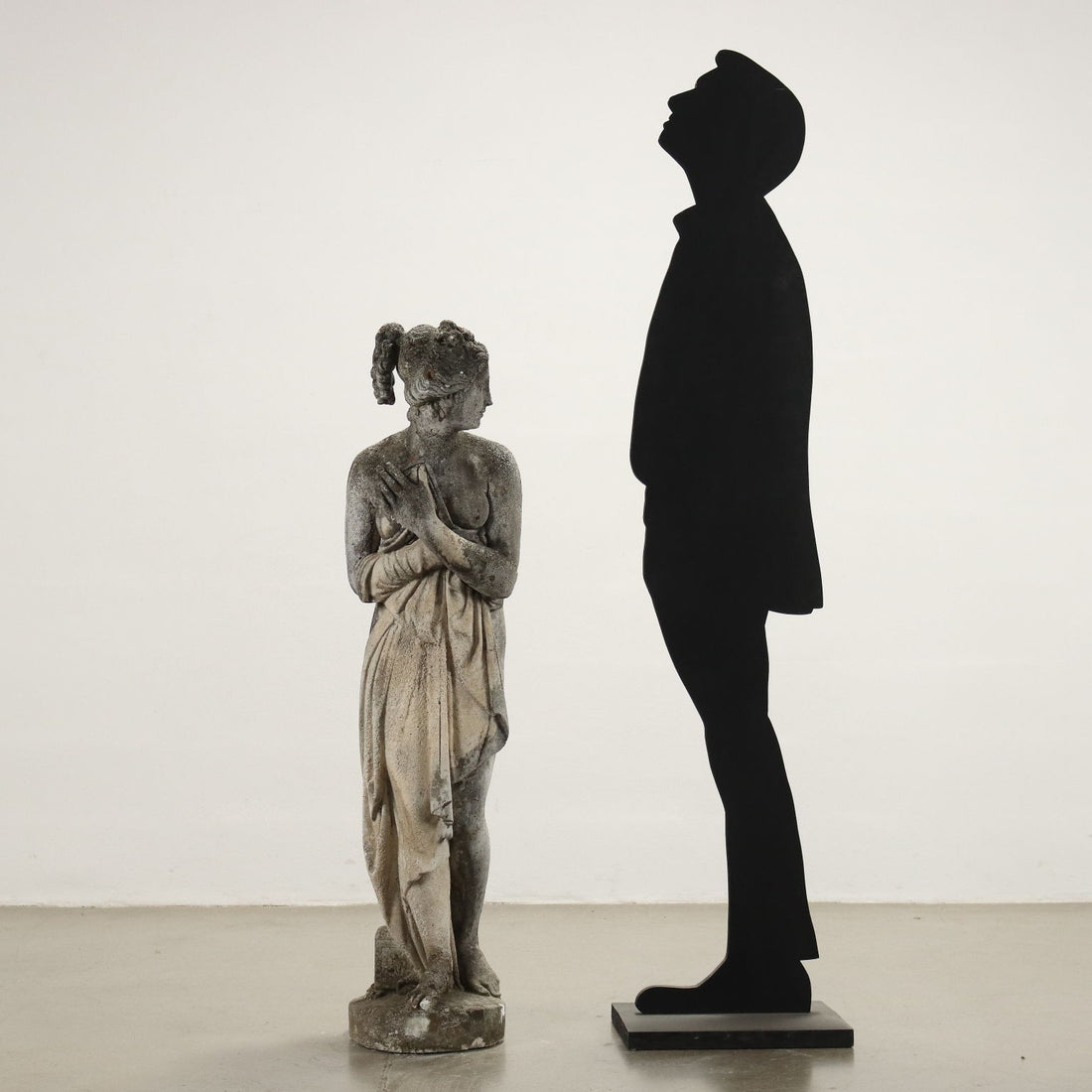  | Antiques  Stones Irons & Garden Furnishings