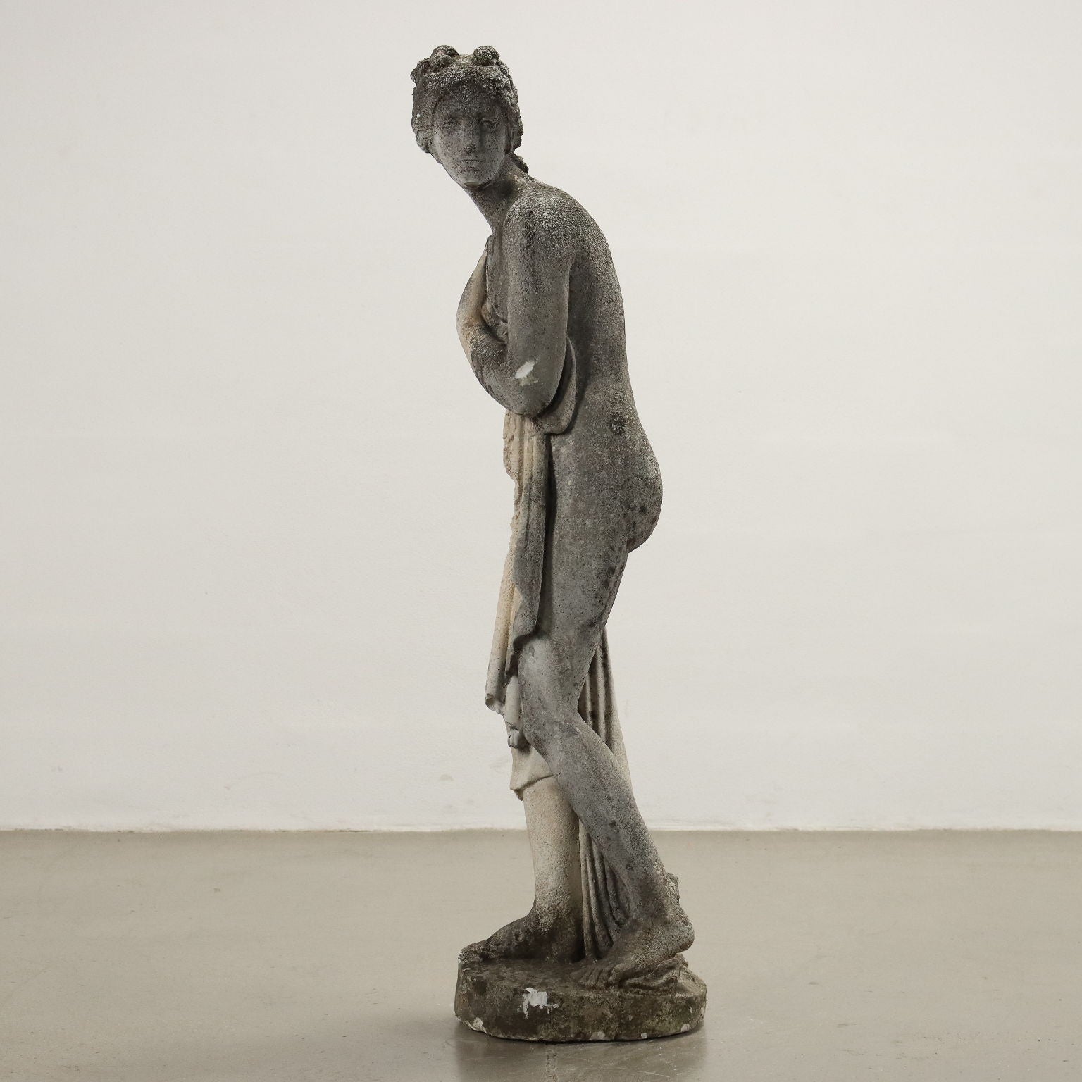  | Antiques  Stones Irons & Garden Furnishings