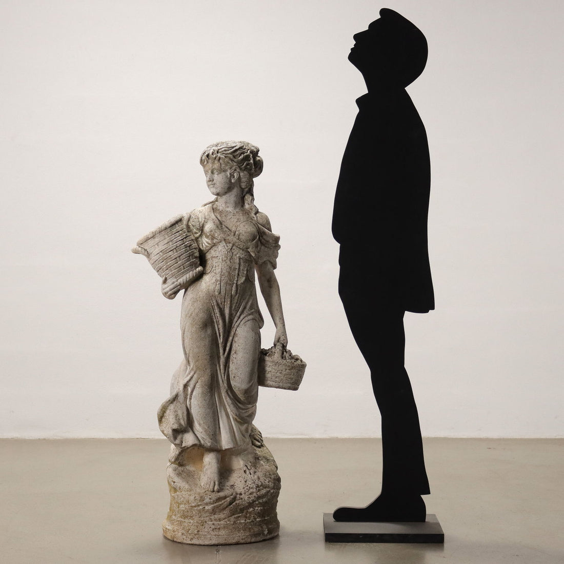  | Antiques  Stones Irons & Garden Furnishings