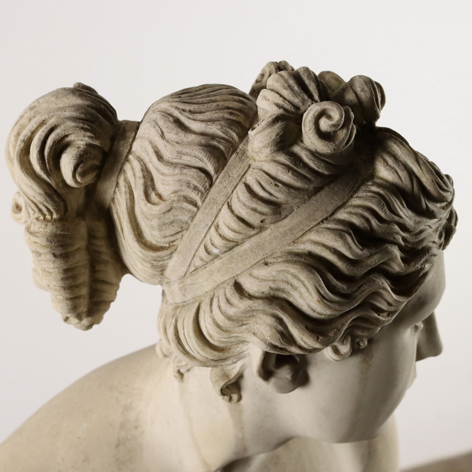  | Antiques  Stones Irons & Garden Furnishings