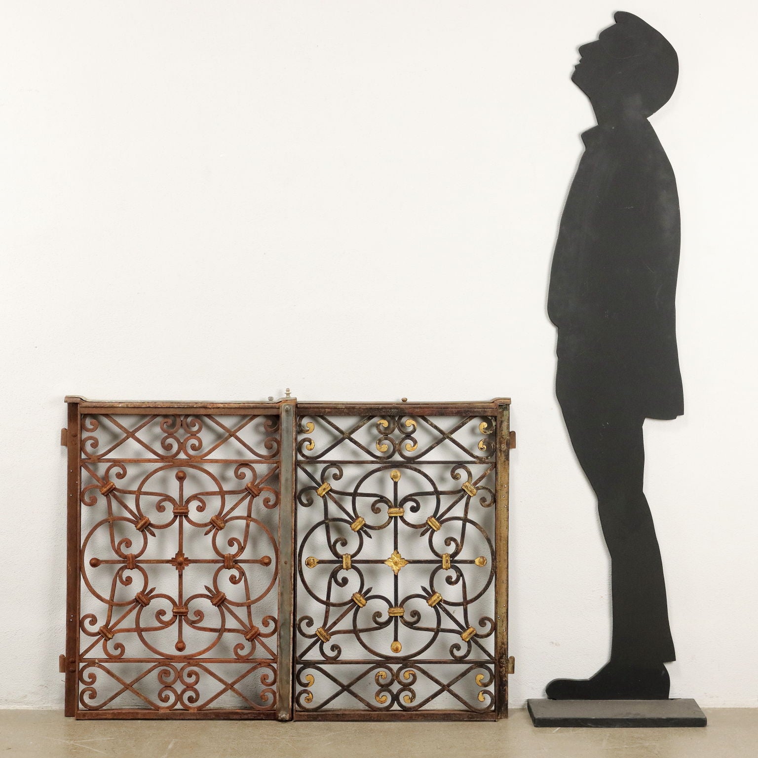  | Antiques  Stones Irons & Garden Furnishings