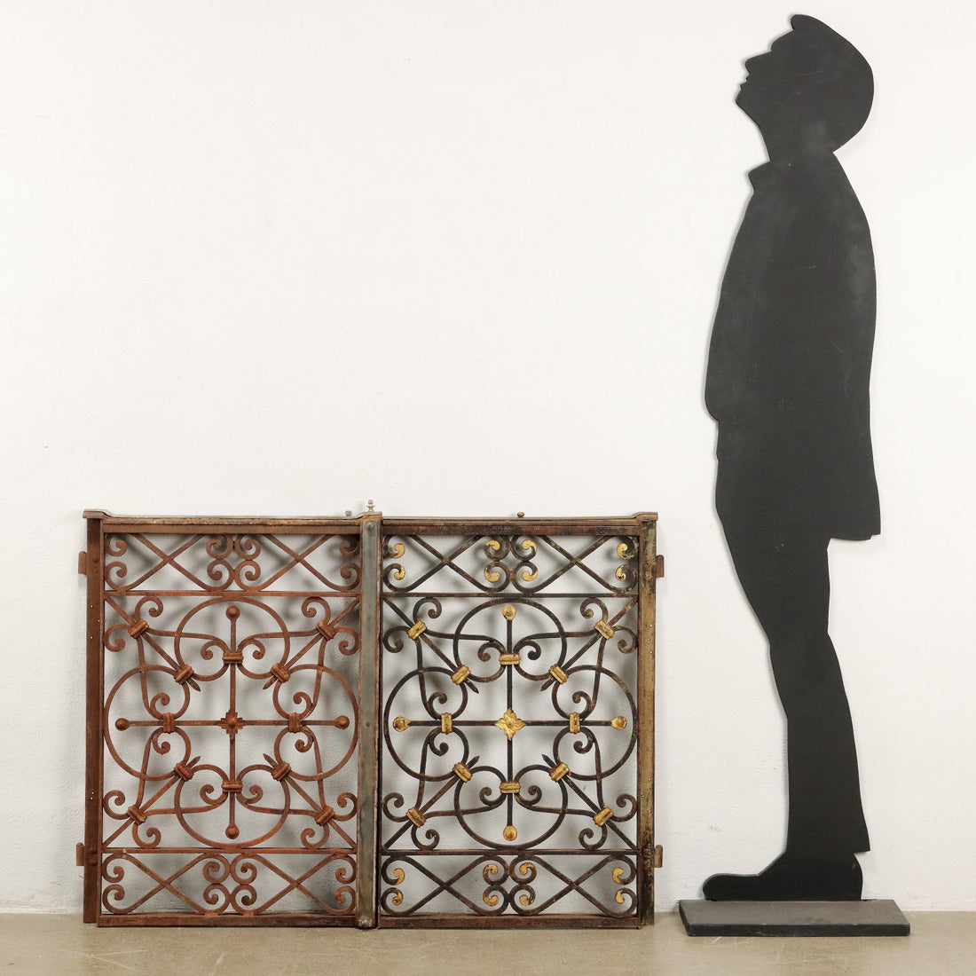  | Antiques  Stones Irons & Garden Furnishings