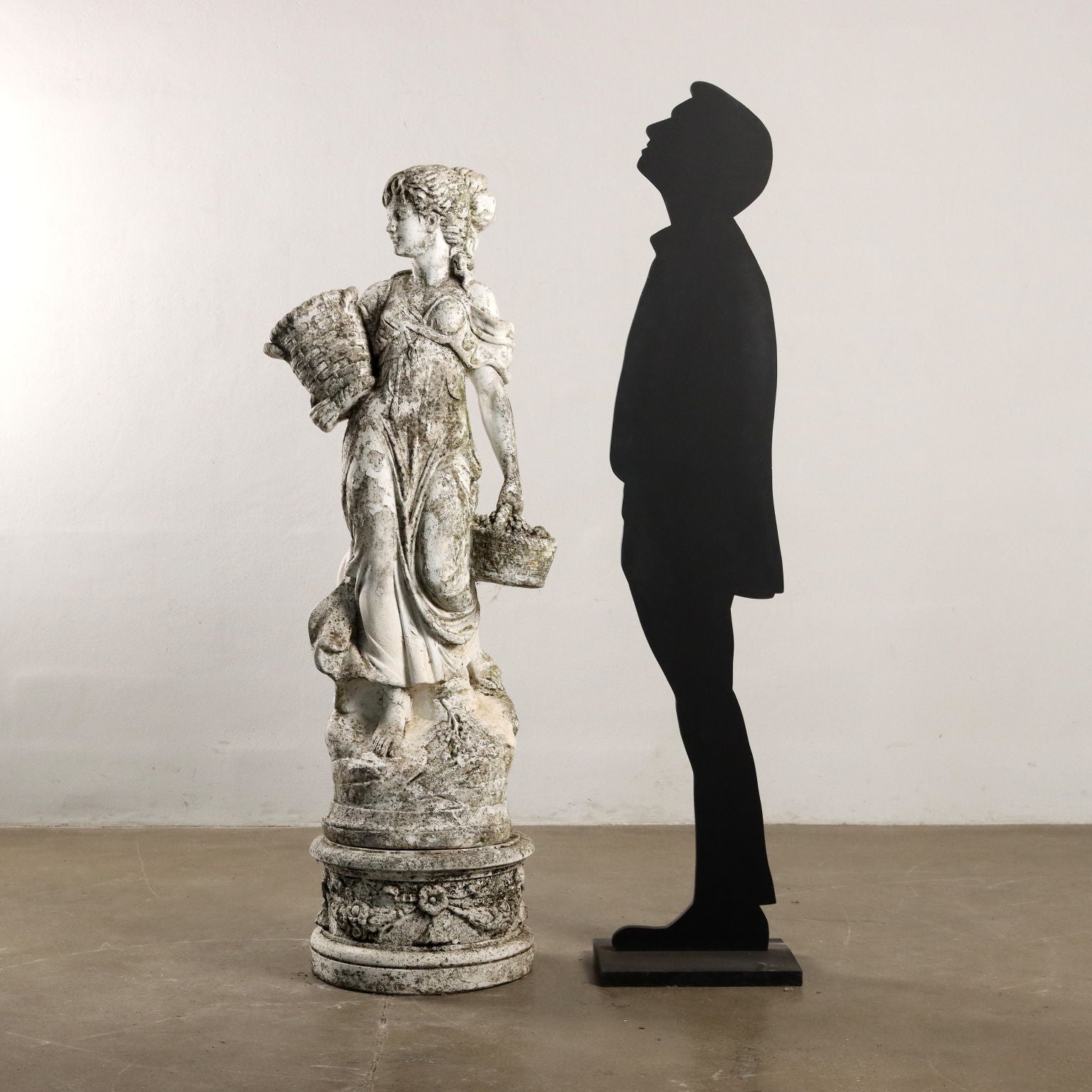  | Antiques  Stones Irons & Garden Furnishings