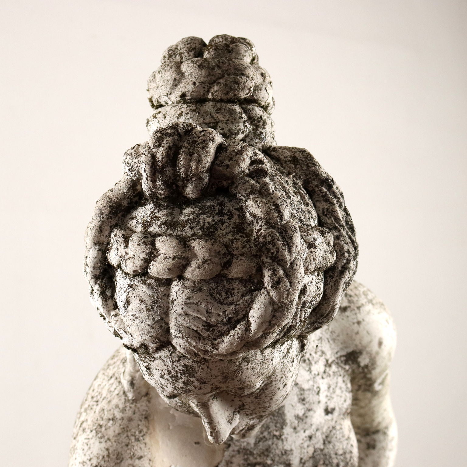  | Antiques  Stones Irons & Garden Furnishings