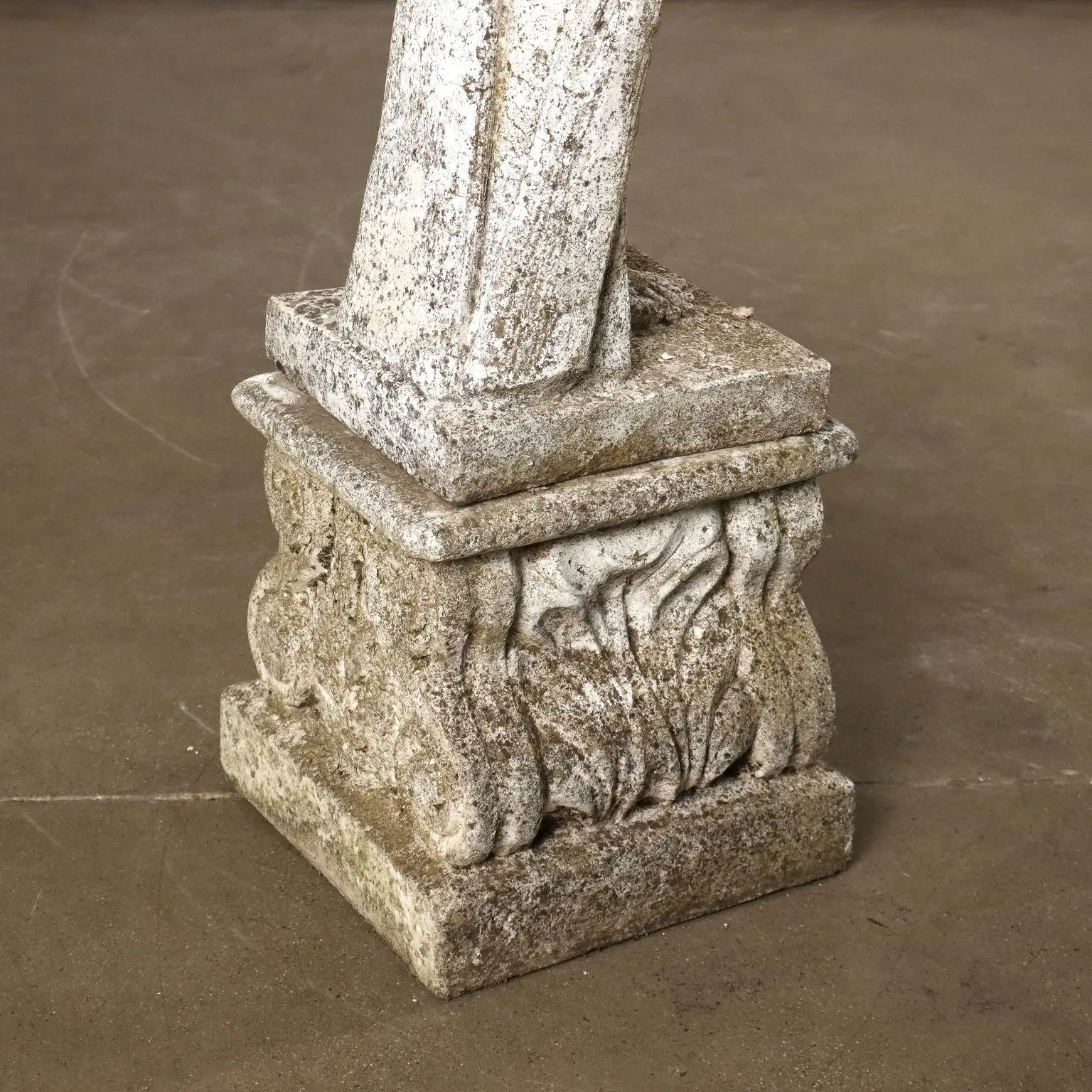 Antique Garden Sculpture Female Figure Stone Italy XX Century - Italy, Early XX Century | Antiques | Stones Irons & Garden Furnishings