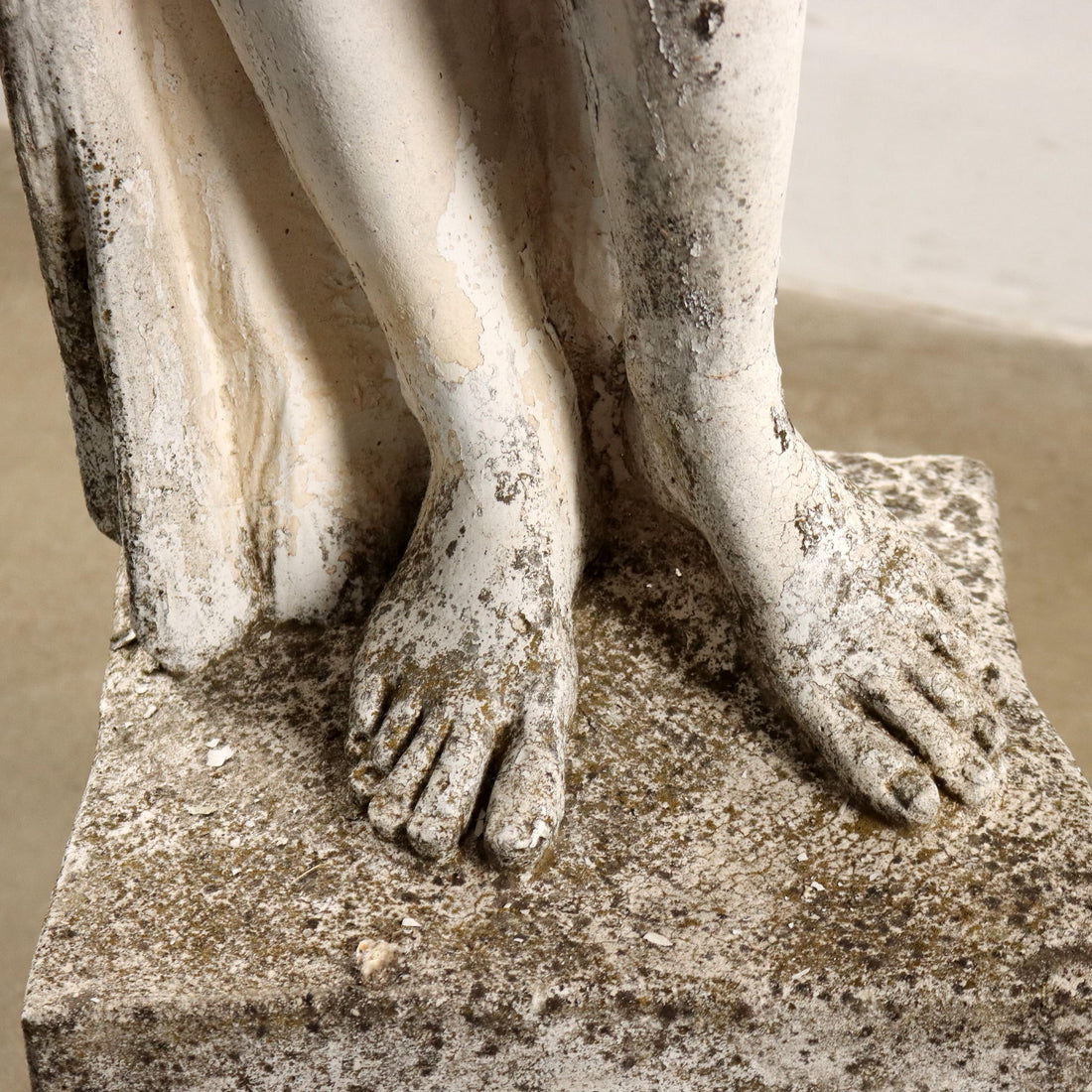  | Antiques  Stones Irons & Garden Furnishings