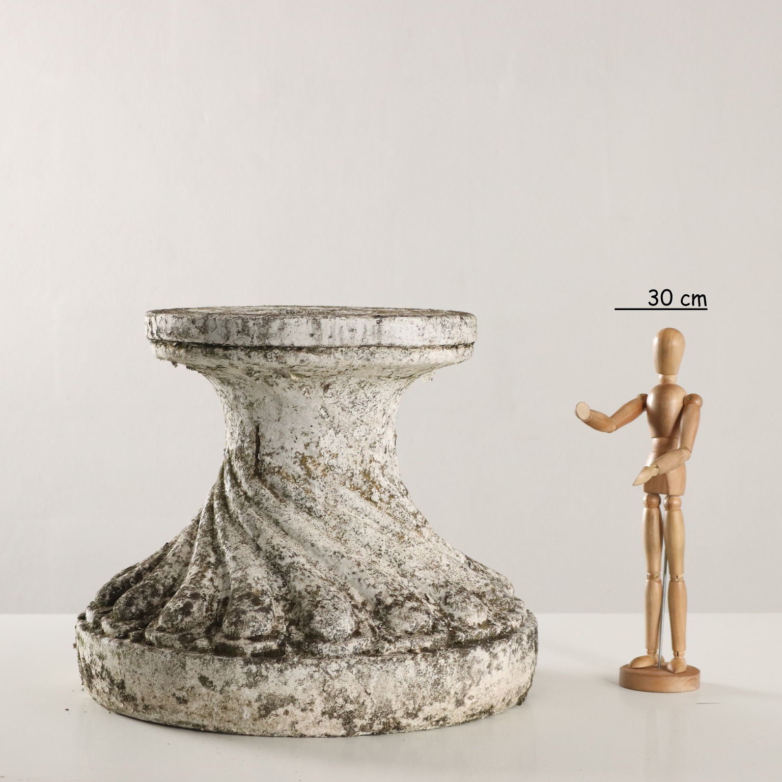  | Antiques  Stones Irons & Garden Furnishings