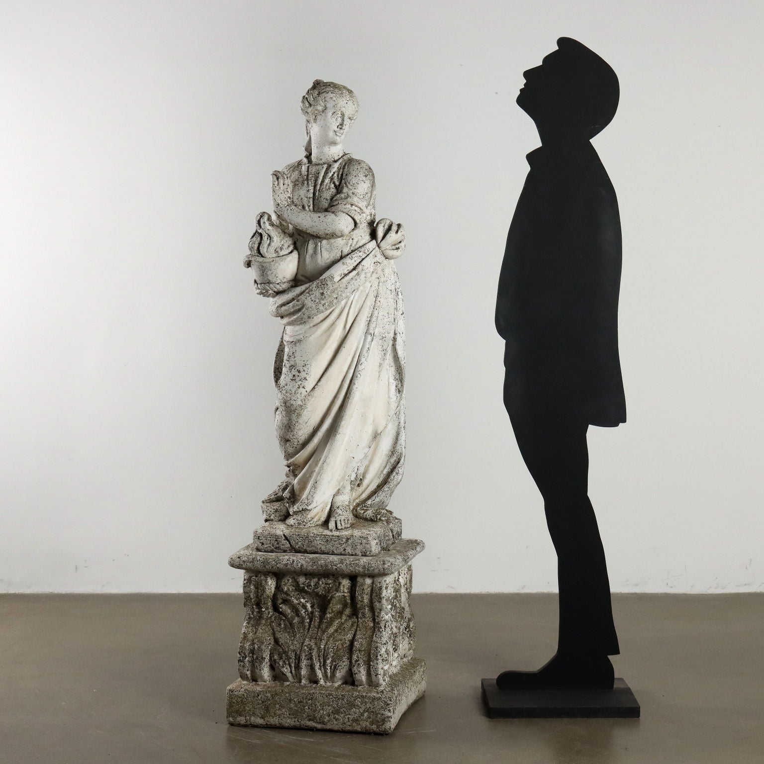  | Antiques  Stones Irons & Garden Furnishings