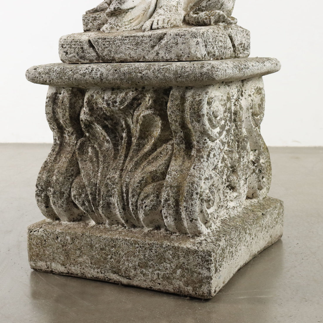  | Antiques  Stones Irons & Garden Furnishings