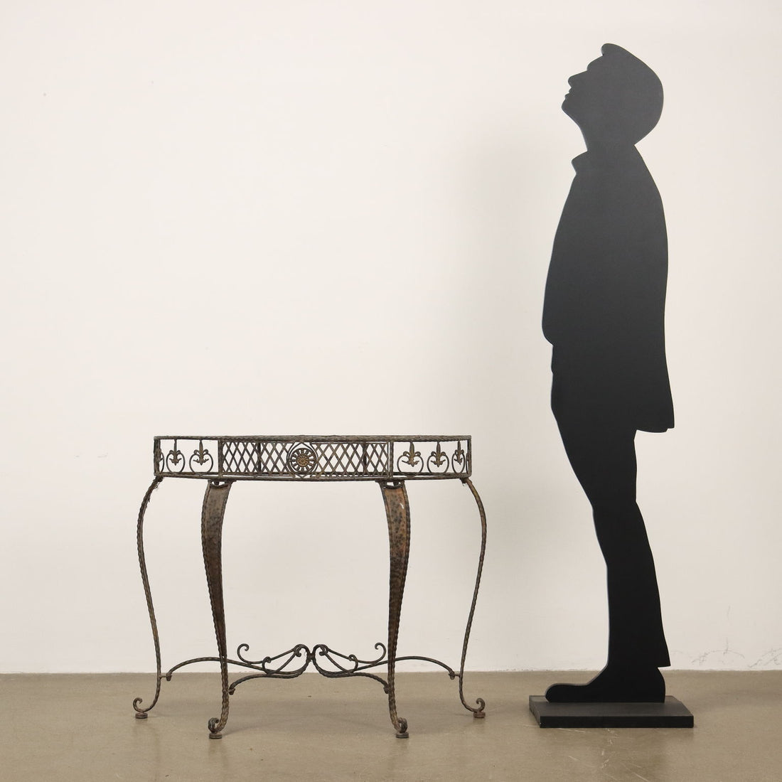  | Antiques  Stones Irons & Garden Furnishings