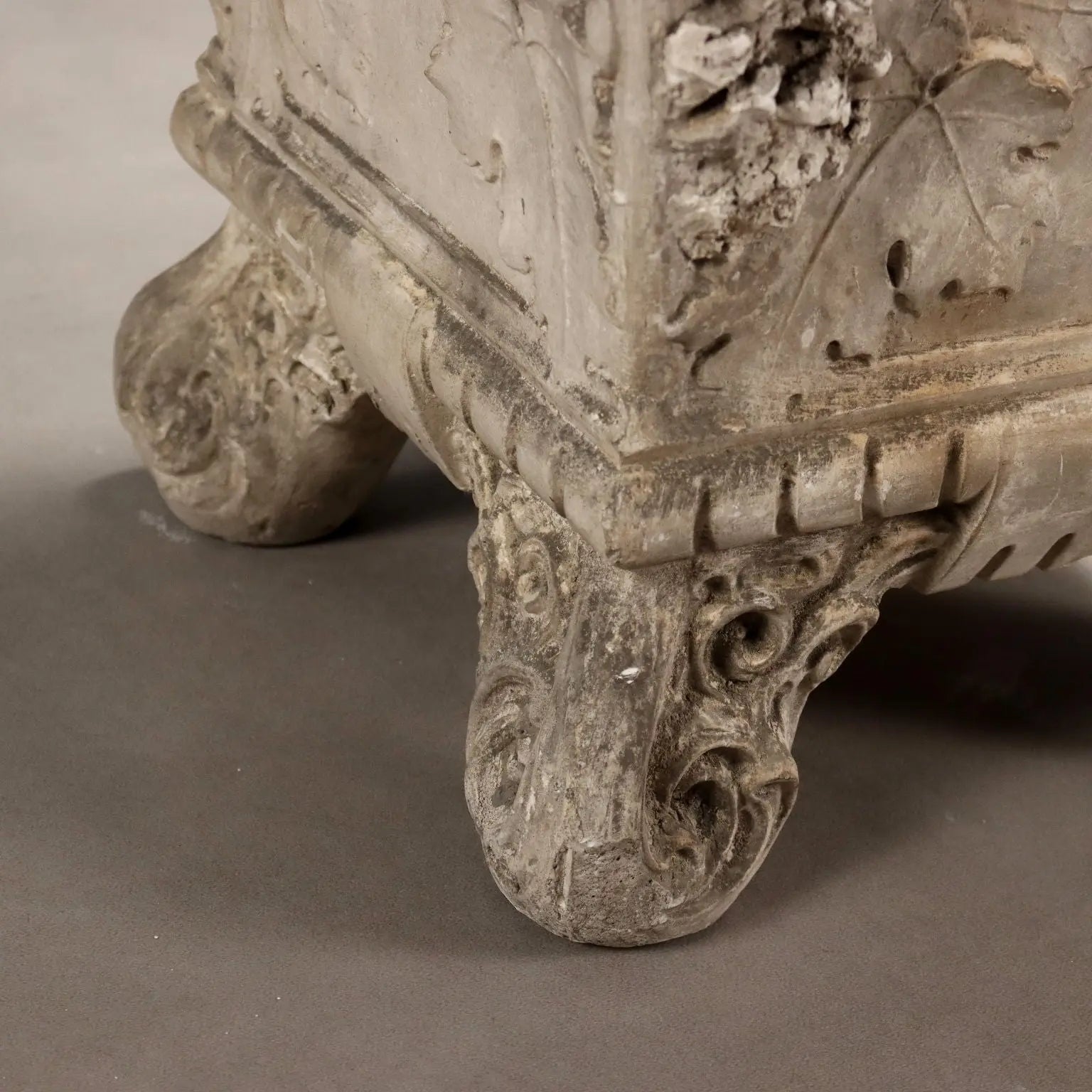 Antique Vase Plaster Grape Decorations Italy XIX Century - Italy | Antiques | Stones Irons & Garden Furnishings