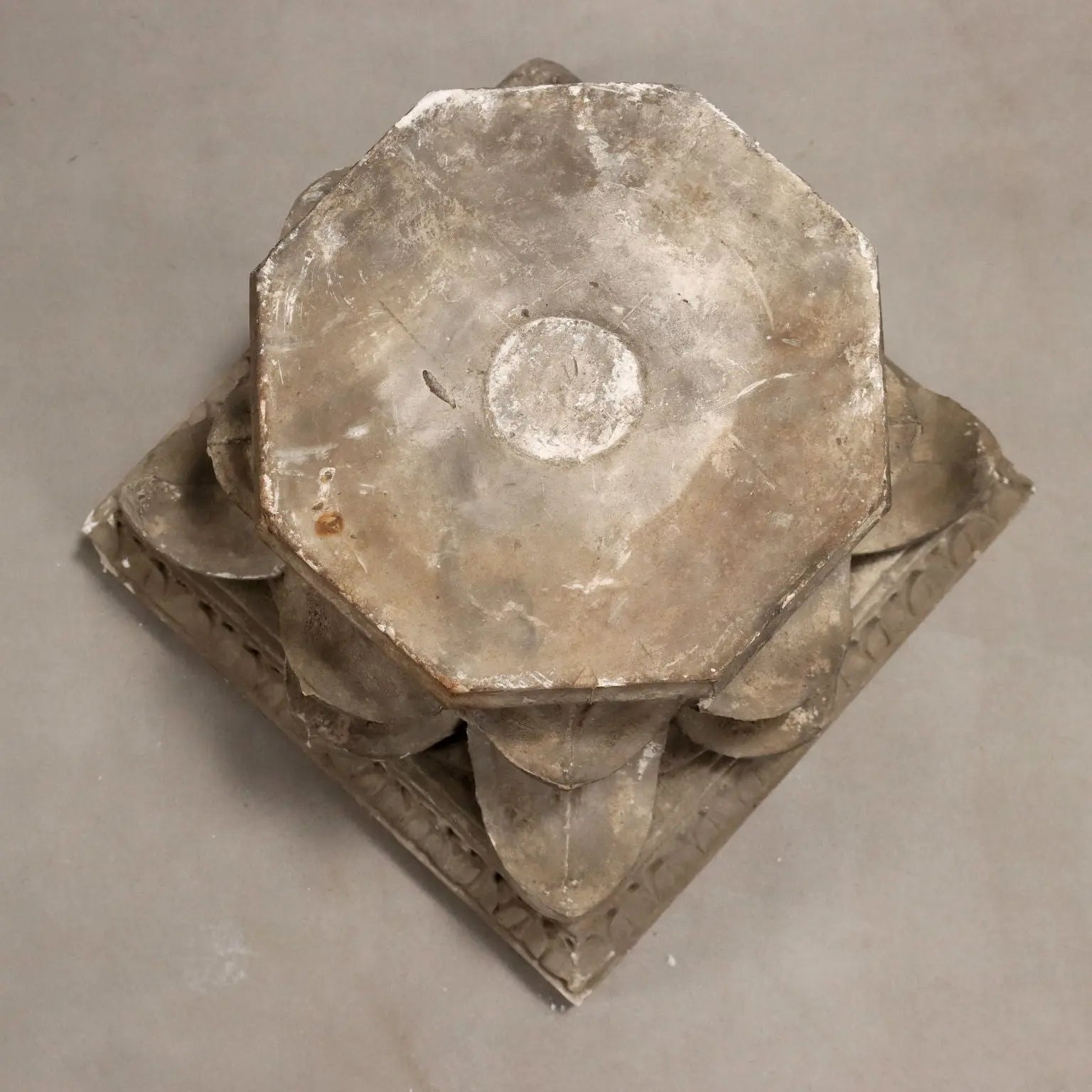 Antique Capital Plaster Acanthus Leaves Decorations XIX Century - Italy, XIX Century | Antiques | Stones Irons & Garden Furnishings