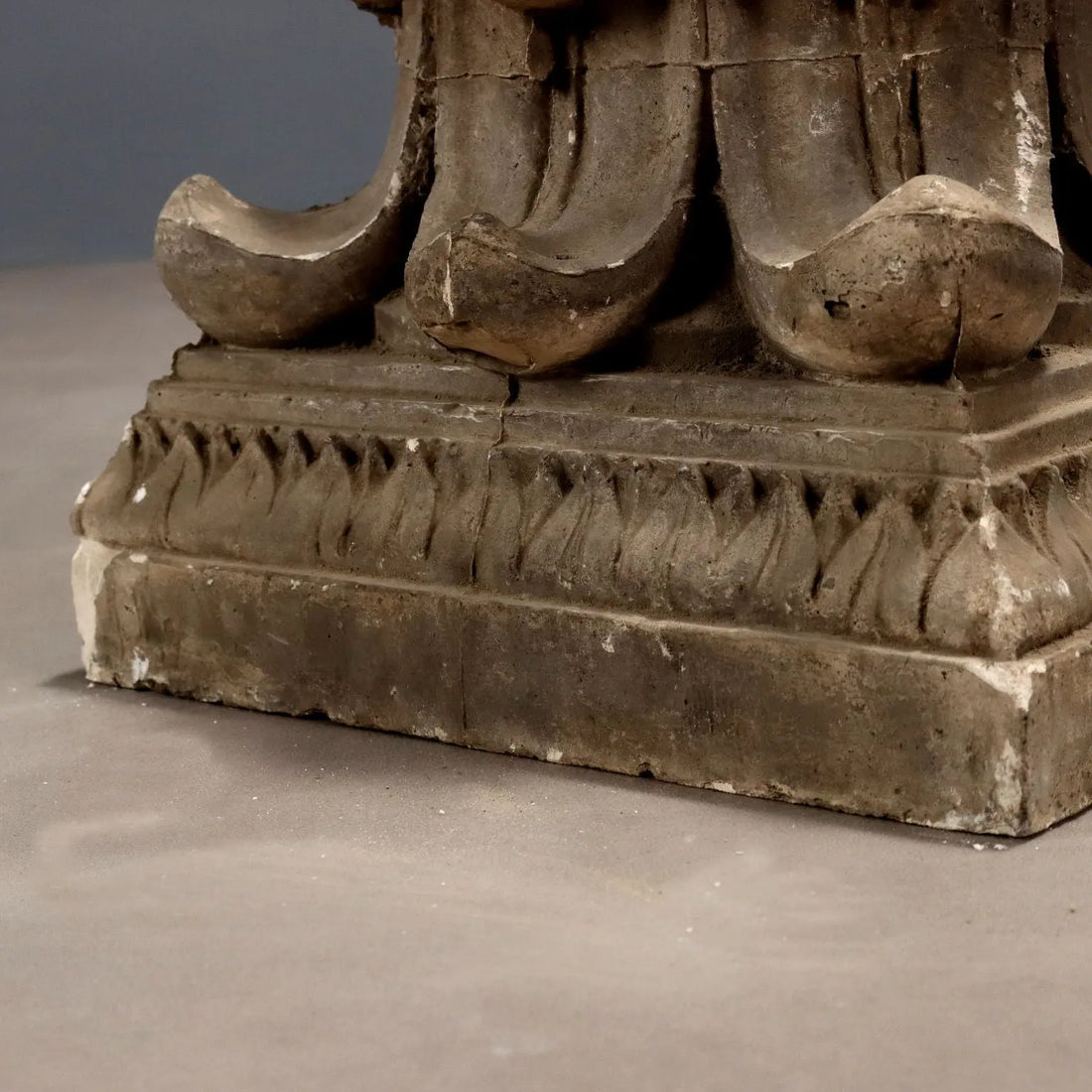 Antique Capital Plaster Acanthus Leaves Decorations XIX Century - Italy, XIX Century | Antiques | Stones Irons & Garden Furnishings