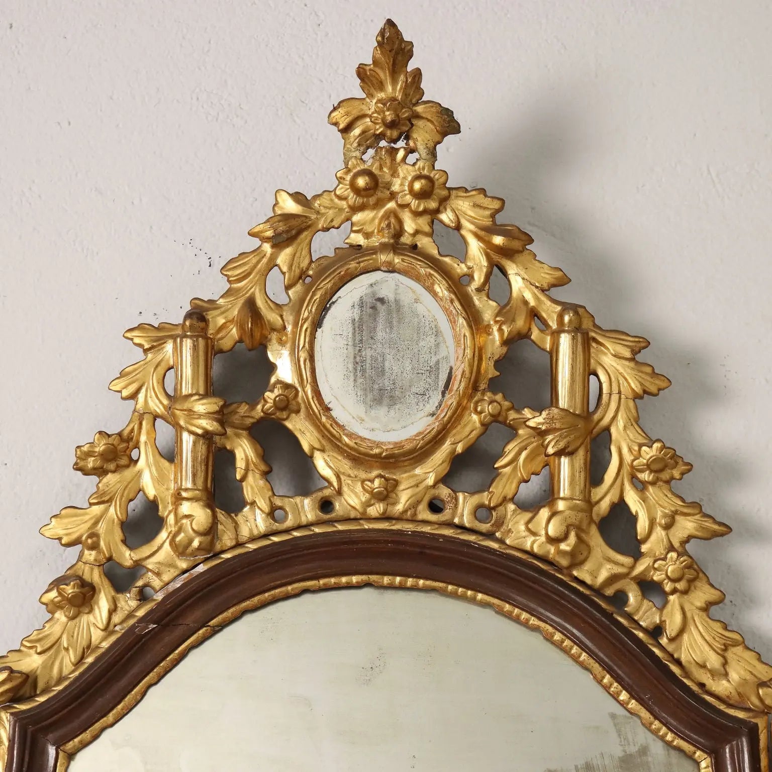 Venetian Neoclassical Mirror in Gilded Wood