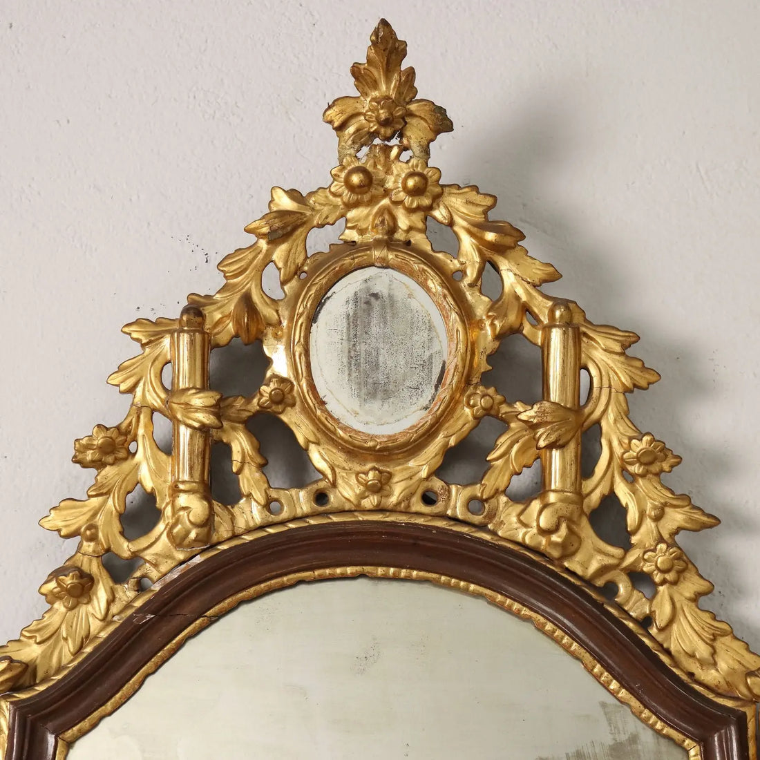 Venetian Neoclassical Mirror in Gilded Wood