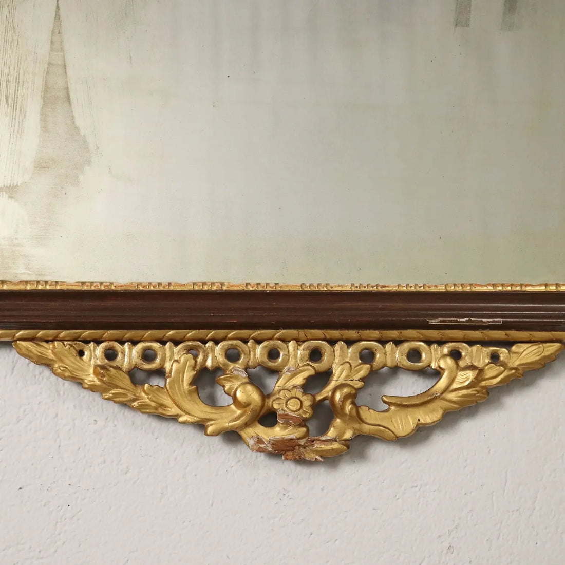 Venetian Neoclassical Mirror in Gilded Wood