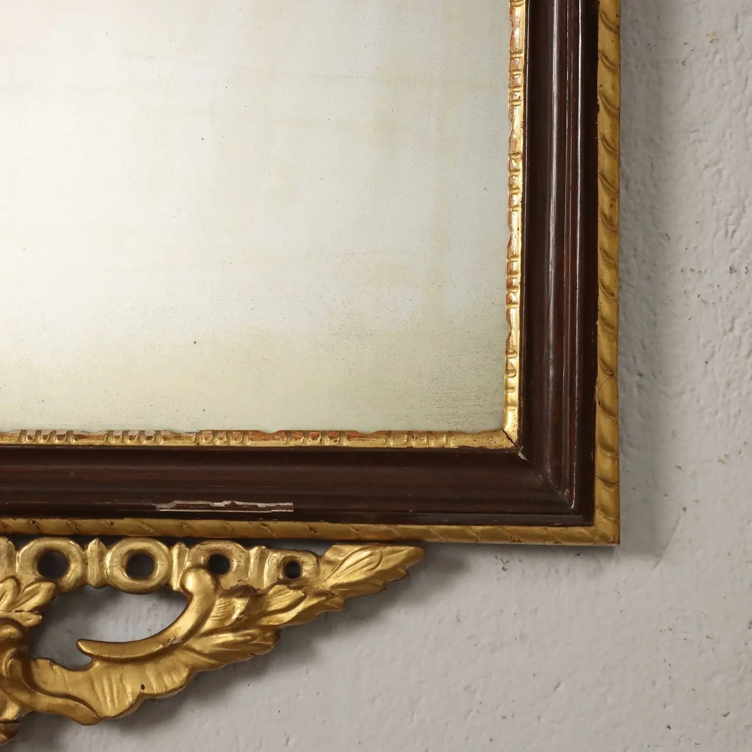 Venetian Neoclassical Mirror in Gilded Wood