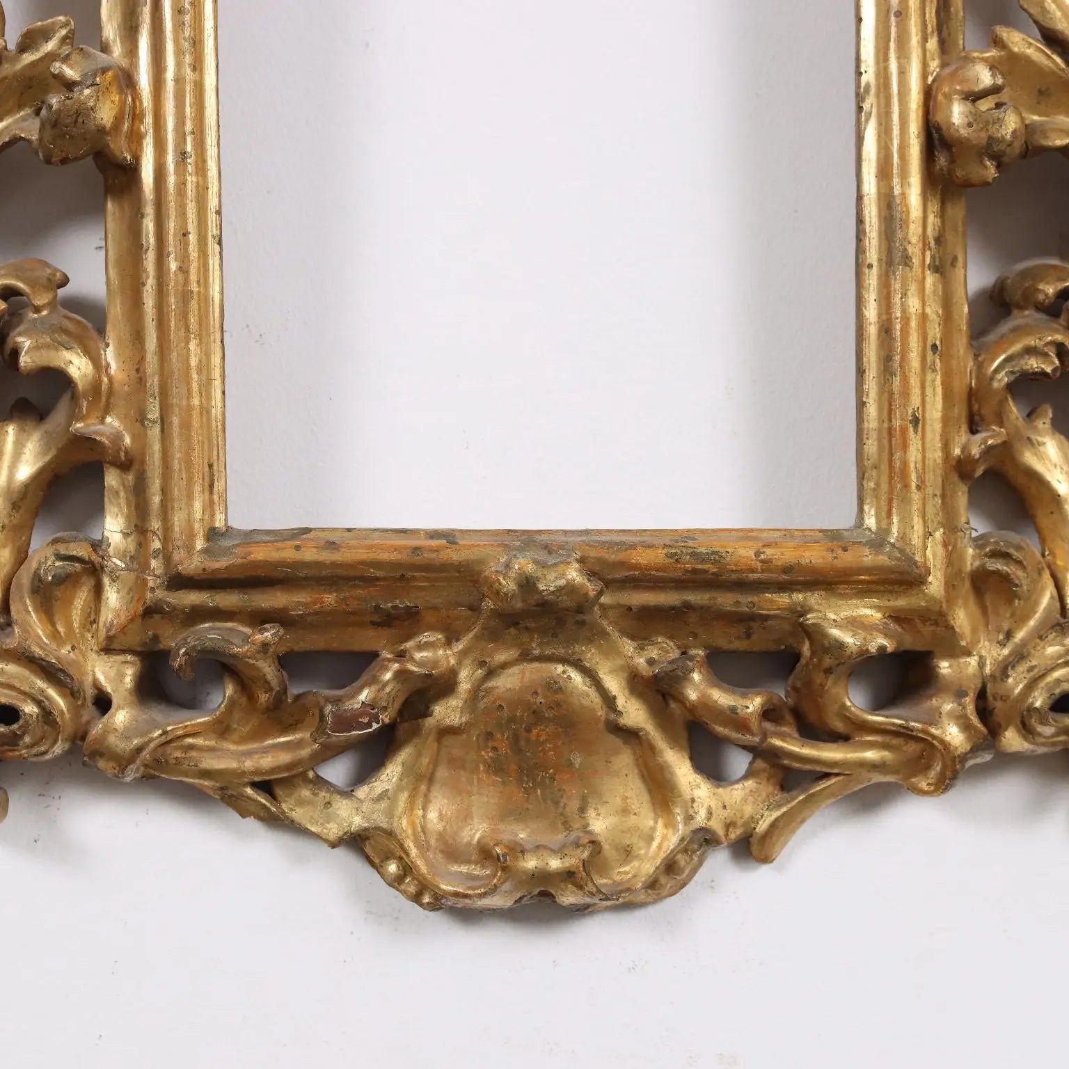 Antique Frame Baroque Style Gilded Linden Wood Italy XVIII Century - Baroque Frame | Antiques | Mirrors & Frames