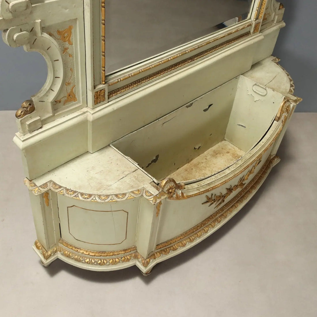 Antique Mirror Neoclassical Style Lacquered Wood XIX Century - Italy, Late XIX Century | Antiques | Mirrors & Frames