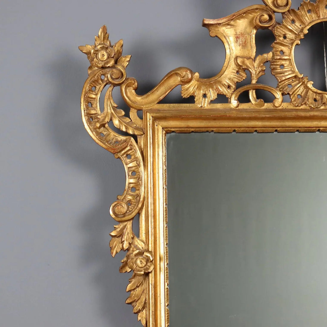 Italian Mirror in Carved Gilded Wood