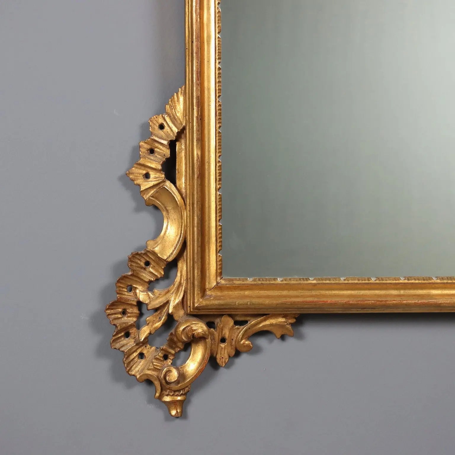 Italian Mirror in Carved Gilded Wood
