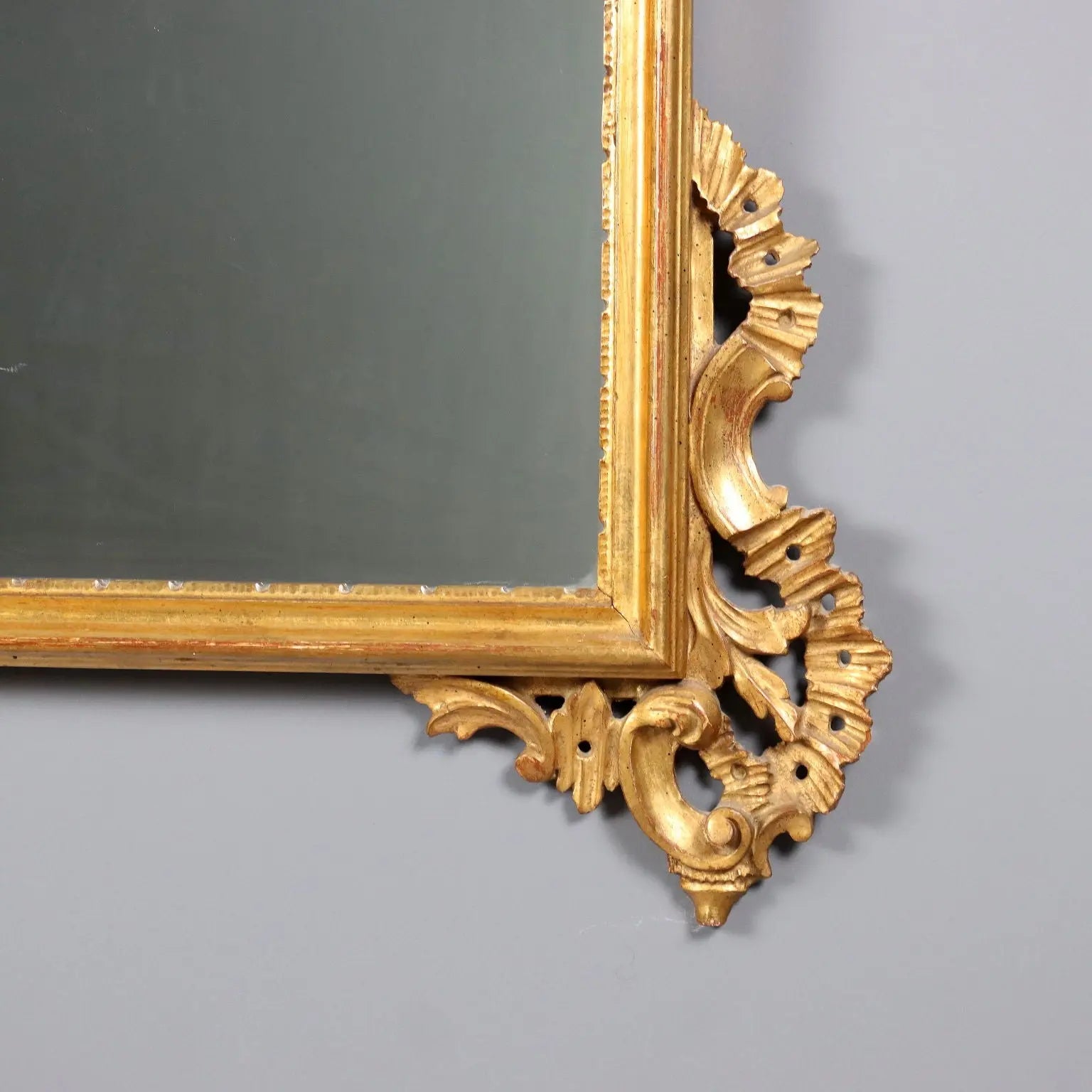 Italian Mirror in Carved Gilded Wood