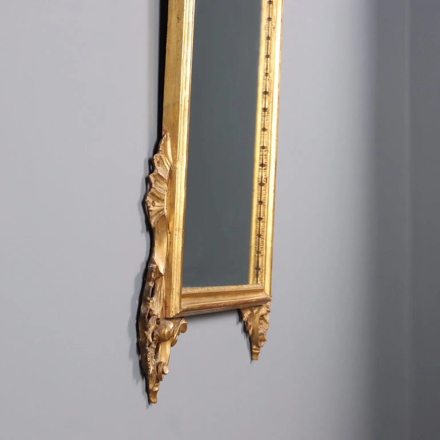 Italian Mirror in Carved Gilded Wood