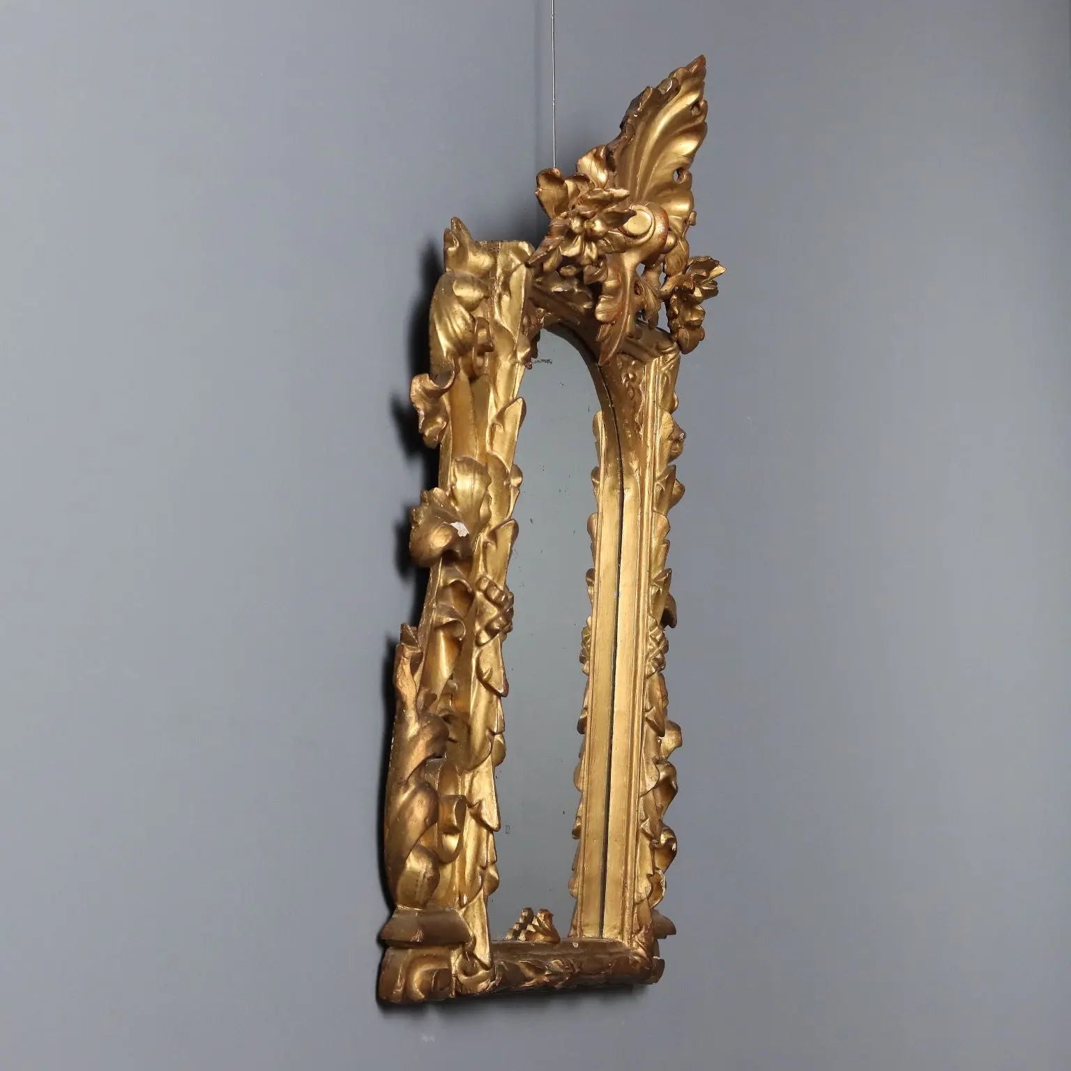 Italian Baroque Mirror in Gilded Wood