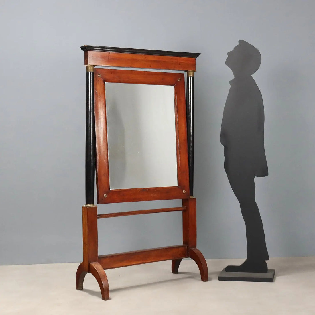 Empire Psyche in Walnut and Bronze - Italy, 19th Century