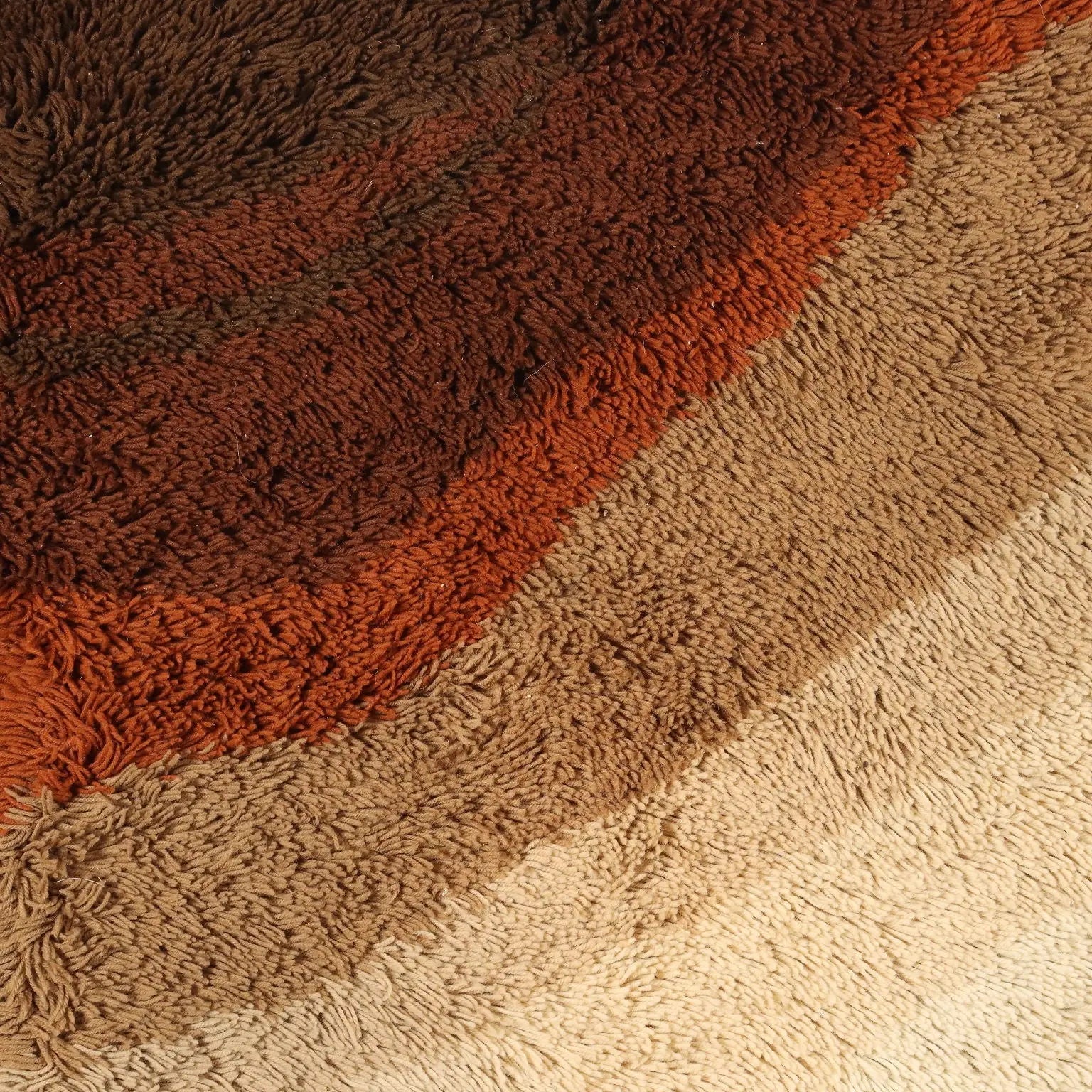 Vintage Shaggy Carpet Wool Big Knot Machine Made - 88 x 67 in | Modernism | Complements