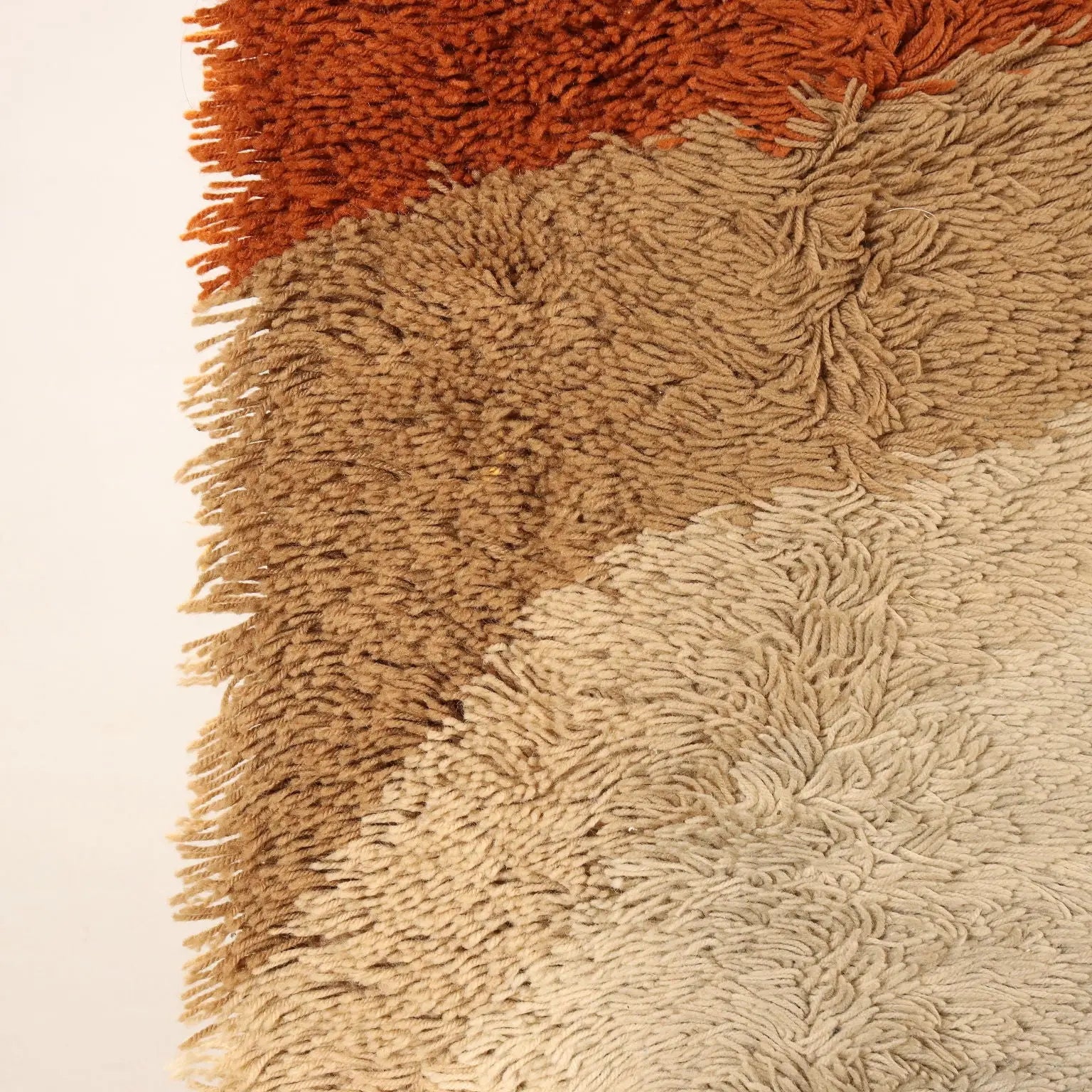 Vintage Shaggy Carpet Wool Big Knot Machine Made - 88 x 67 in | Modernism | Complements