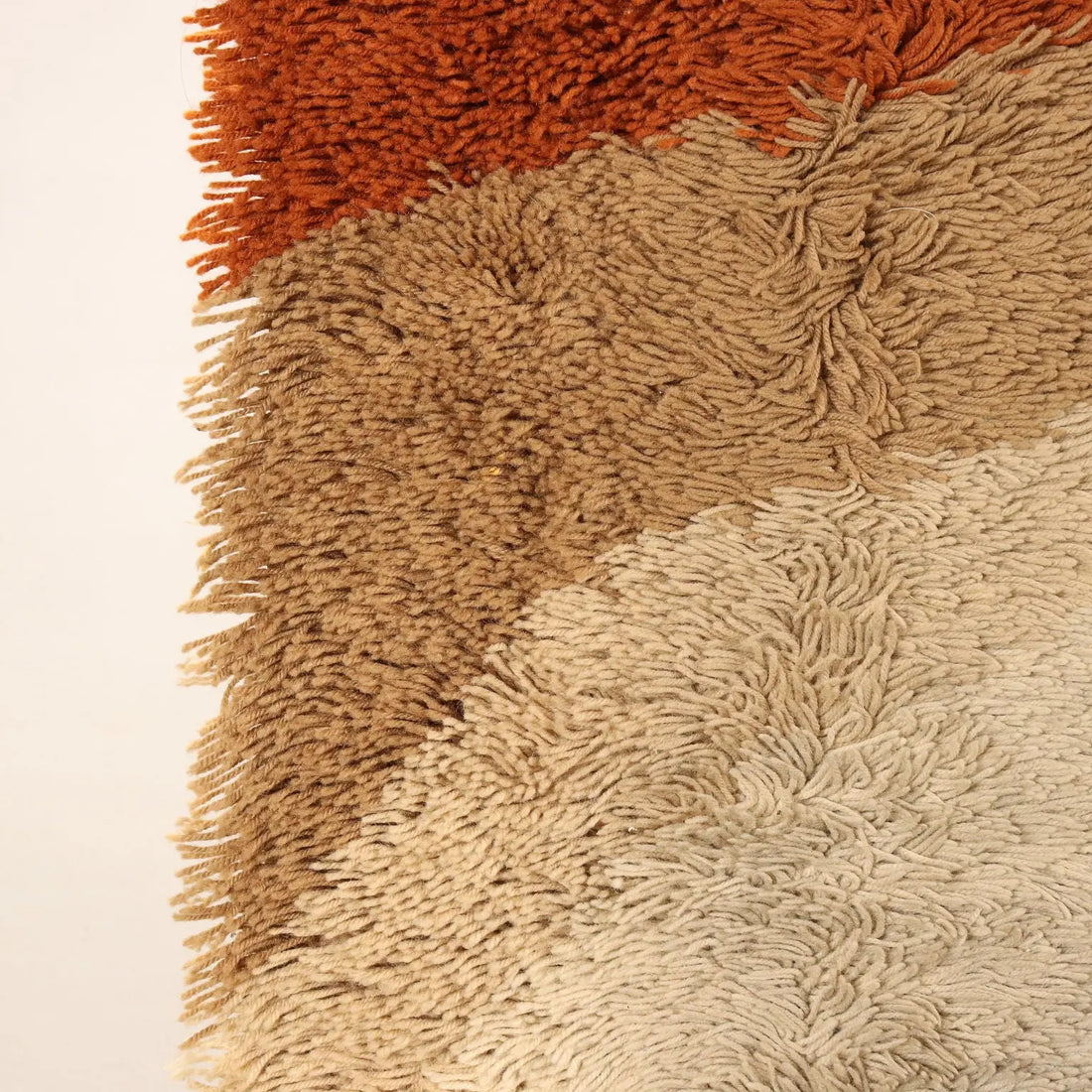 Vintage Shaggy Carpet Wool Big Knot Machine Made - 88 x 67 in | Modernism | Complements
