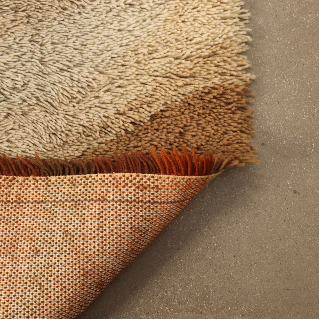 Vintage Shaggy Carpet Wool Big Knot Machine Made - 88x67 In | Modernism  Complements