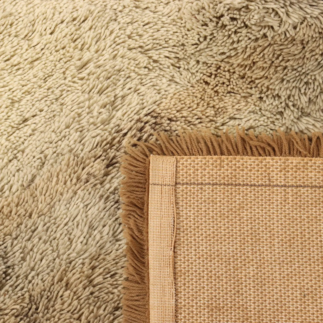 Vintage Shaggy Carpet Wool Big Knot Machine Made - 88 x 67 in | Modernism | Complements