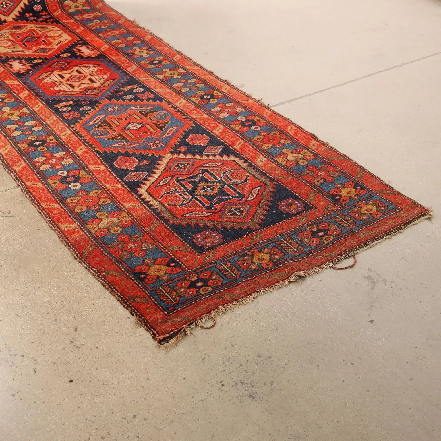 Ancient Sarab Carpet  Wool Thin Knot Handmade Furnishing - 532 x 110 cm | Antiques | Carpets