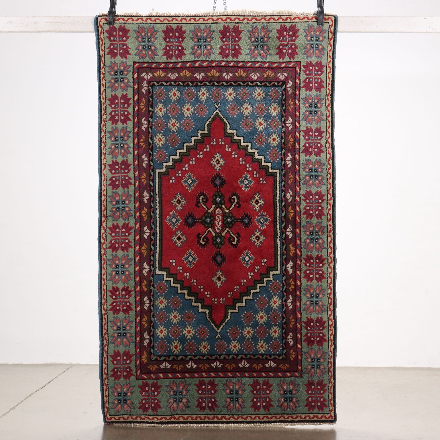  | Antiques  Carpets