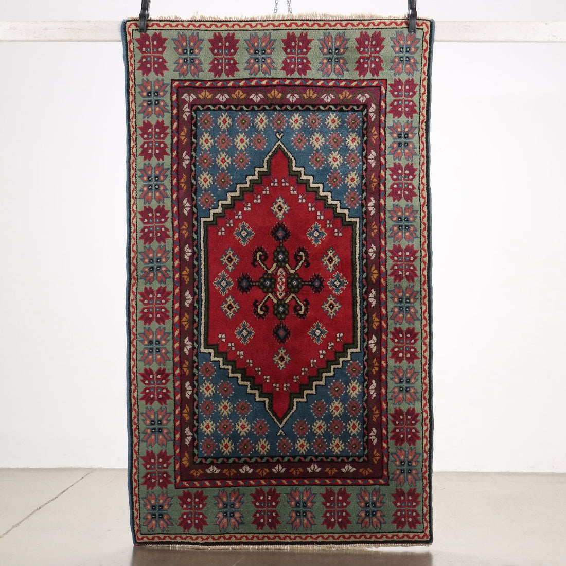  | Antiques  Carpets