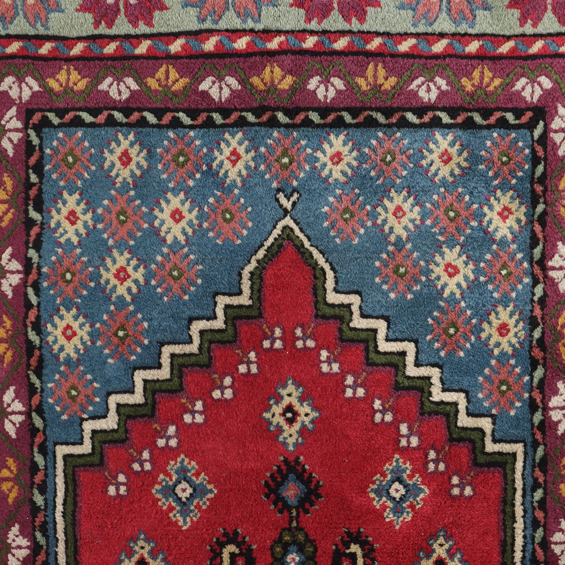  | Antiques  Carpets