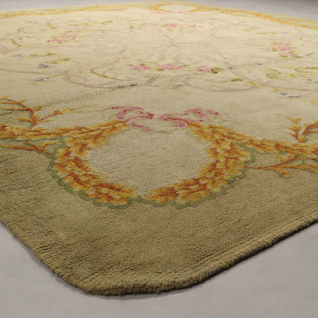  | Antiques  Carpets