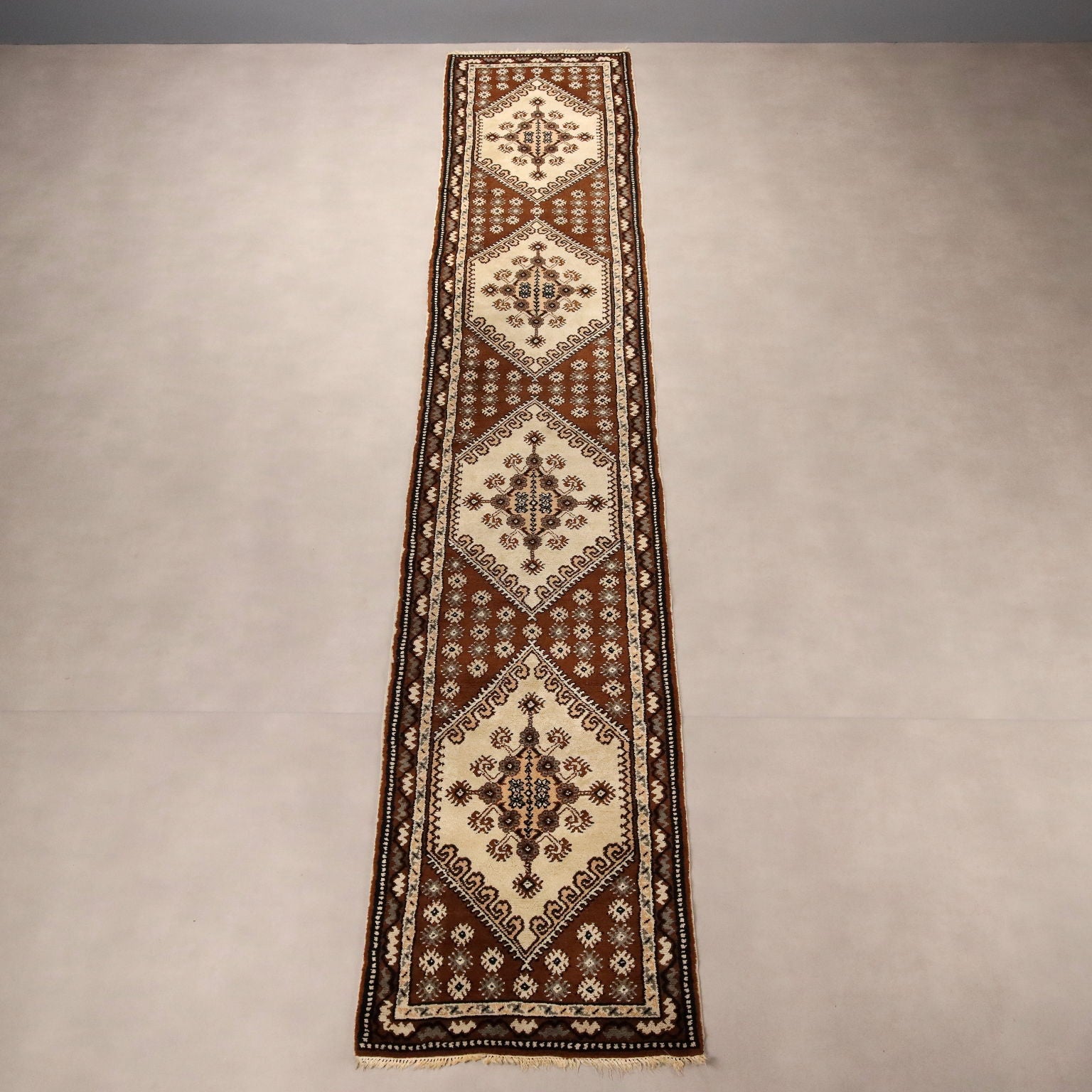  | Antiques  Carpets
