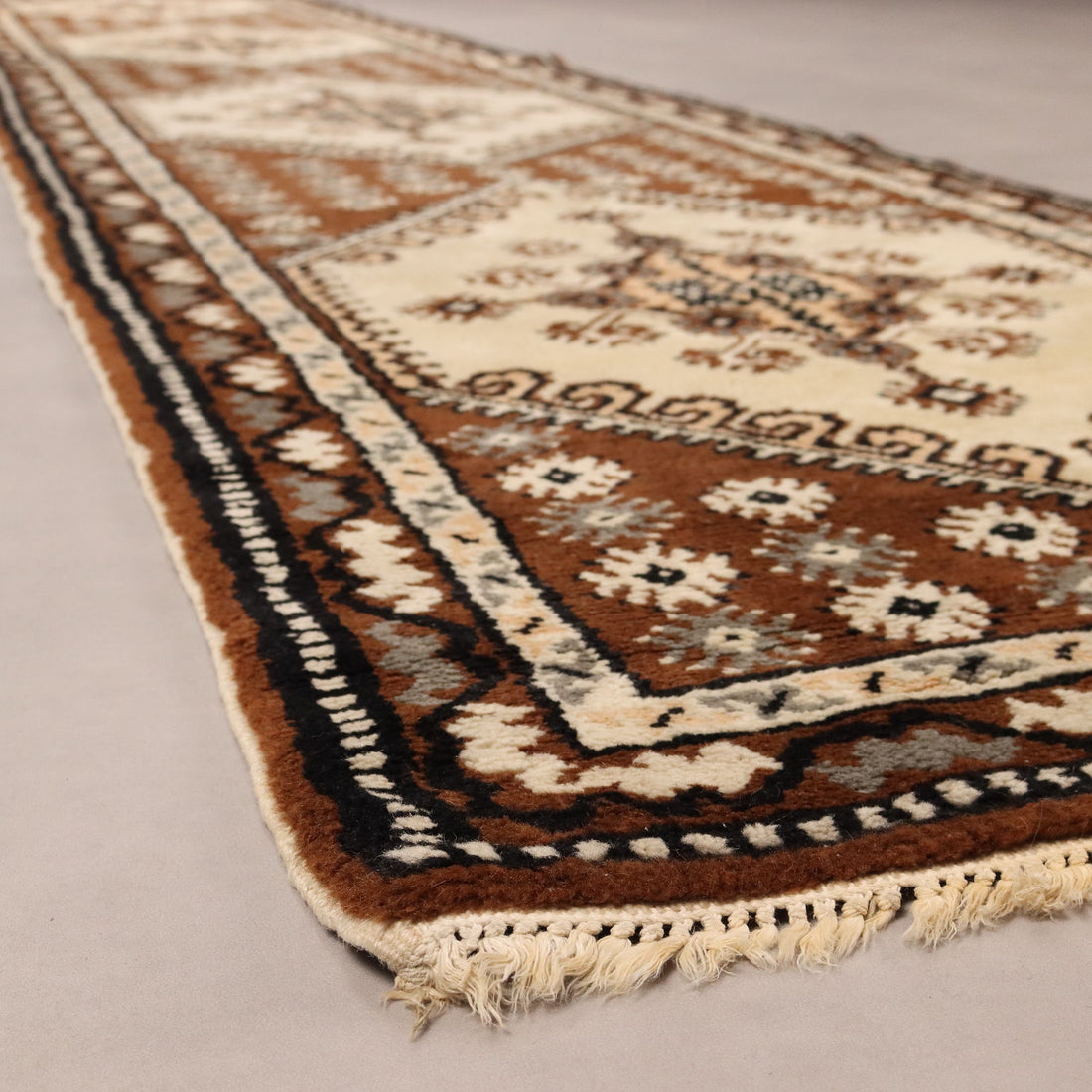  | Antiques  Carpets