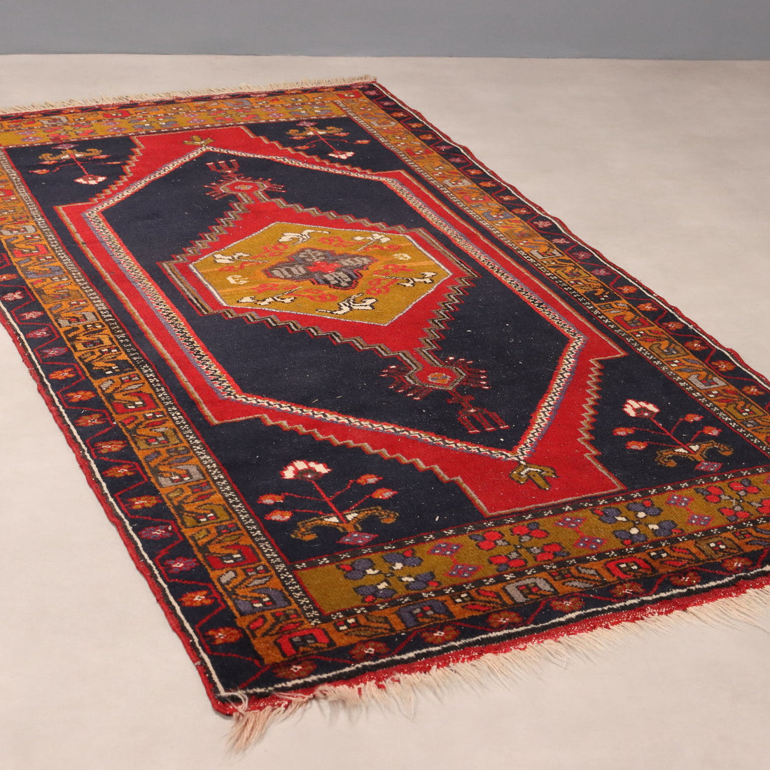  | Antiques  Carpets