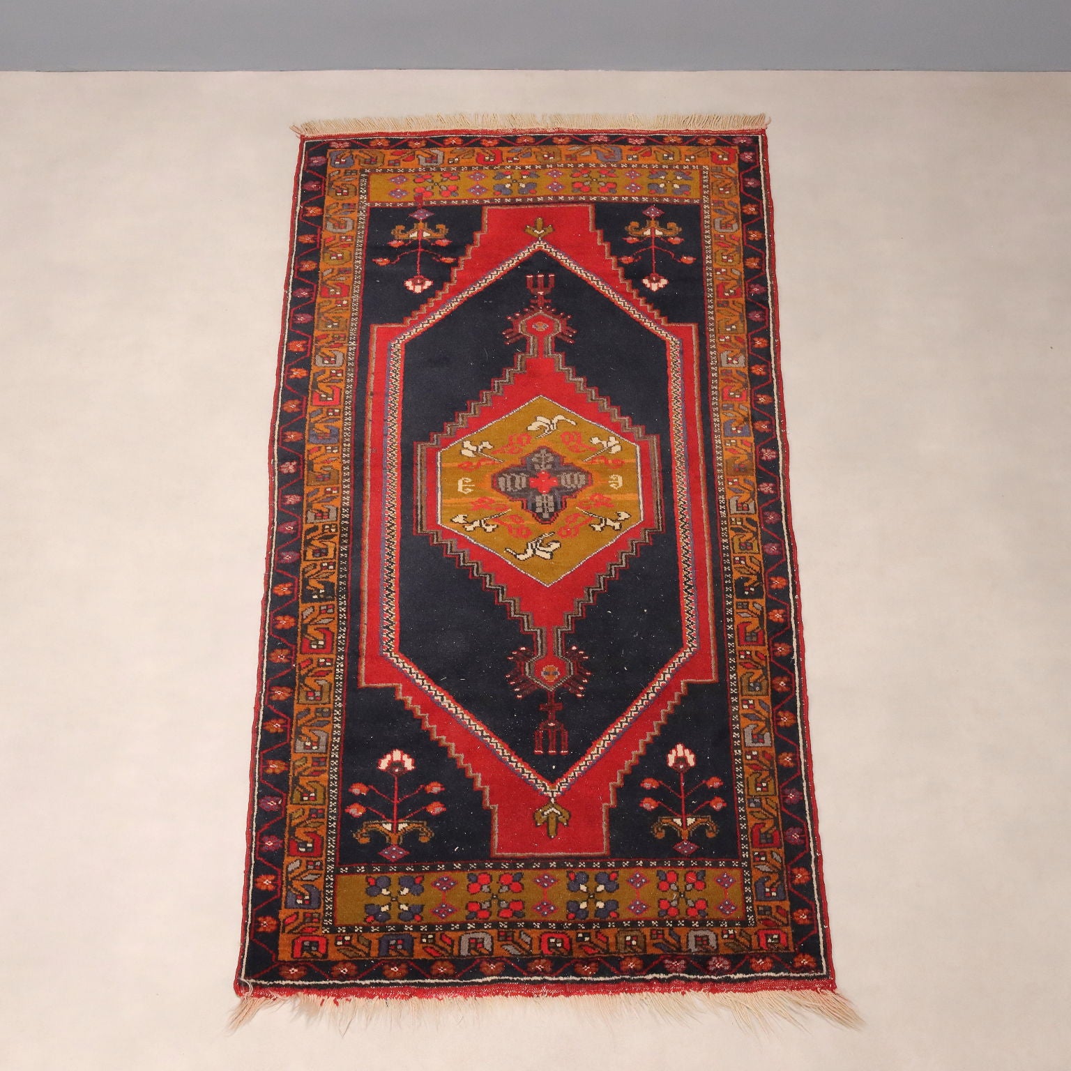  | Antiques  Carpets