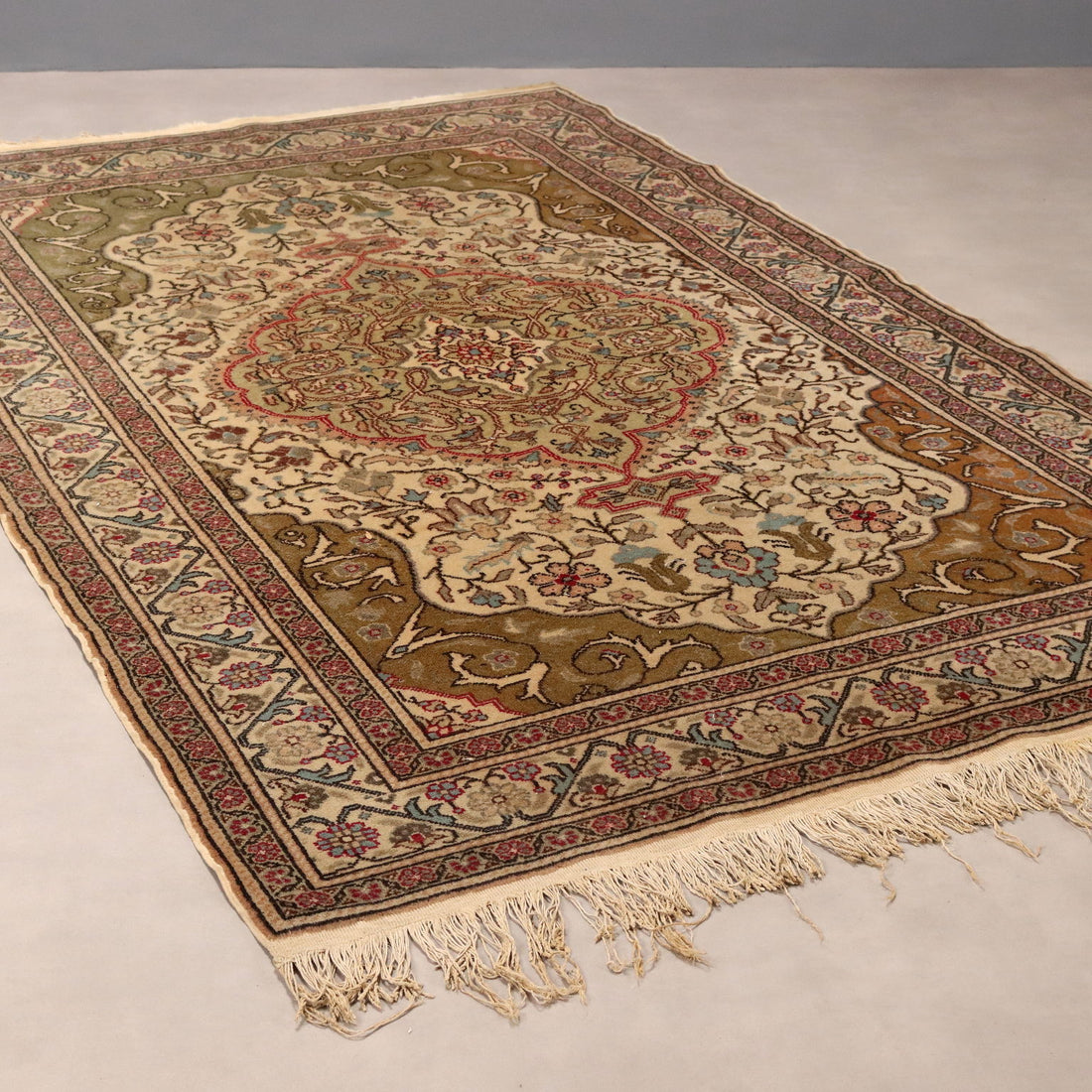 | Antiques  Carpets
