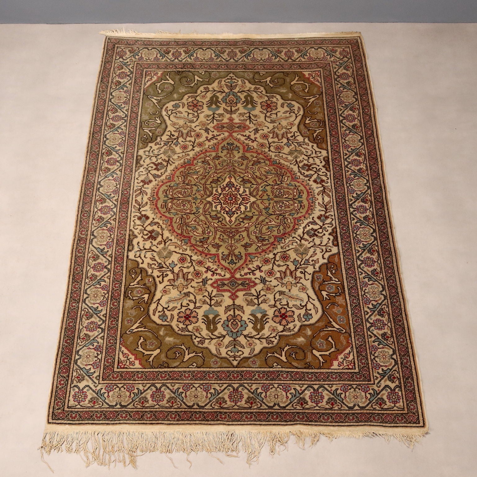  | Antiques  Carpets