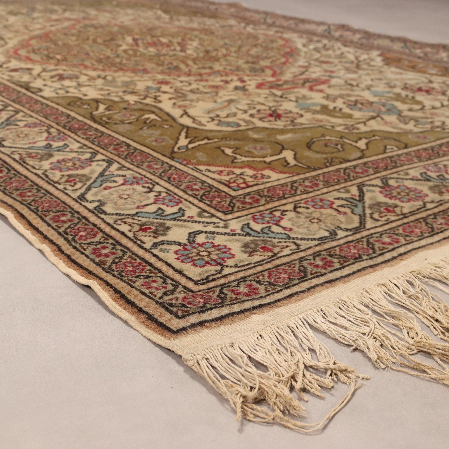  | Antiques  Carpets